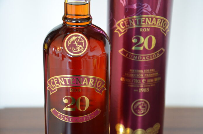 Rum Centenario 20 y Fundación recenze