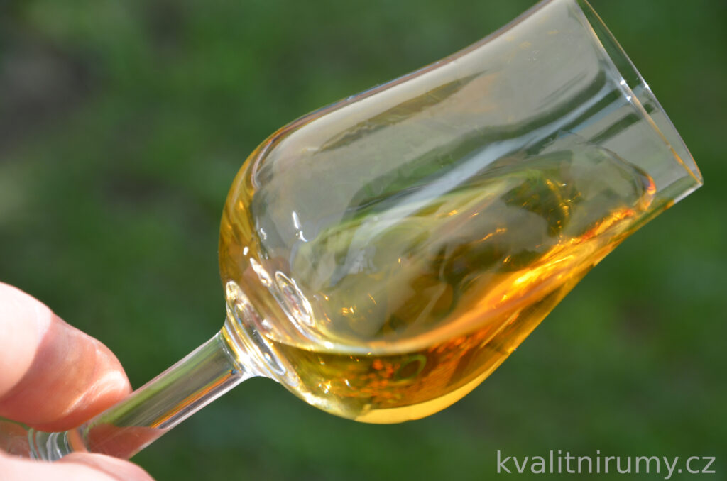 Degustace rumu Plantation Barbados 5y v rámci recenze rumu