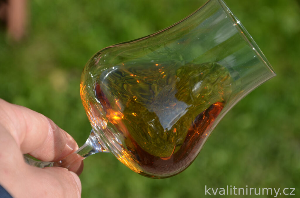 Degustace-rumu-Plantation-Sealander-scaled